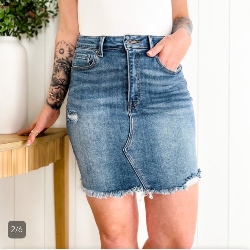 Risen Raw Hem Skirt